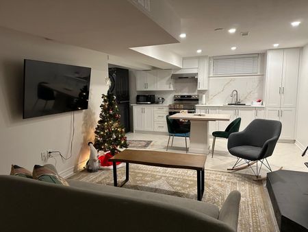 For Lease - 447 Taylor Mills Drive, Richmond Hill, Ontario - Photo 5