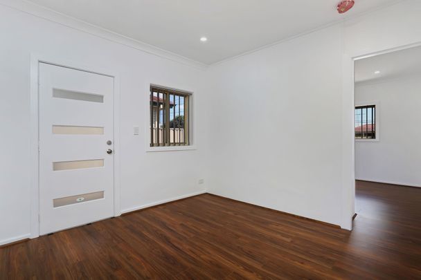 Modern Free Standing Flat - Photo 1