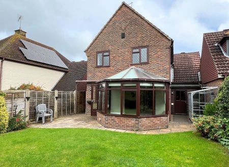 4 bedroom detached house to rent - Photo 5