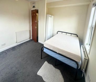 Haddon Avenue (Room 4), Burley, Leeds - Photo 3