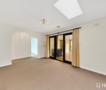 8 Knaggs Crescent, Page ACT 2614 - House For Rent | Domain - Photo 3