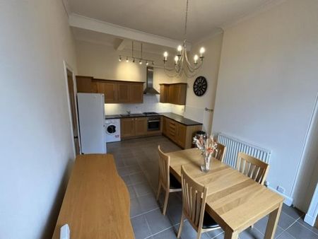 2 bedroom ground floor flat to rent - Photo 3