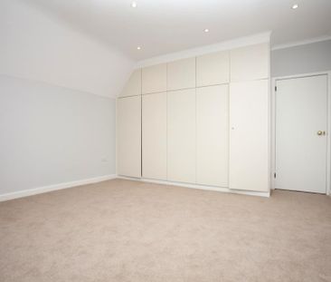 4 bedroom semi-detached house to rent - Photo 4