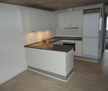 Stor og lys lejlighed på øverste etage - Foto 4