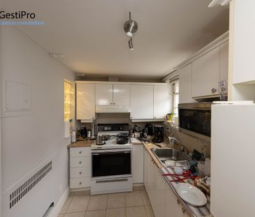 245 Fraser - Photo 2