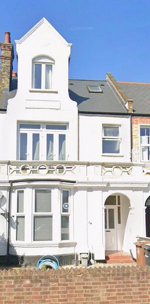 4 bedroom house of multiple occupation to rent - Photo 2