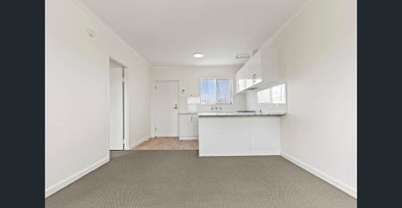 Modern & Updated One Bedroom Unit in Prime Location - Photo 5