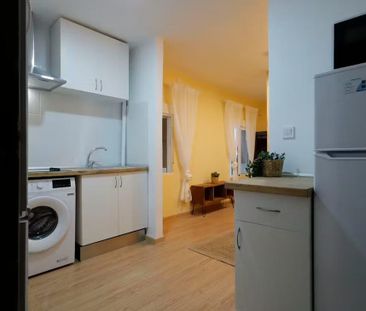 Calle de Carracedo, Madrid, Community of Madrid 28024 - Photo 6