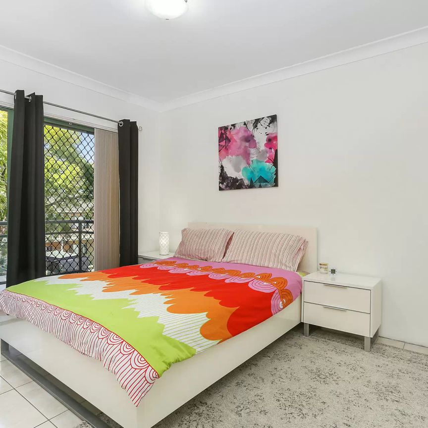 MGM MARTIN - THREE BEDROOM APARTMENT - Photo 1