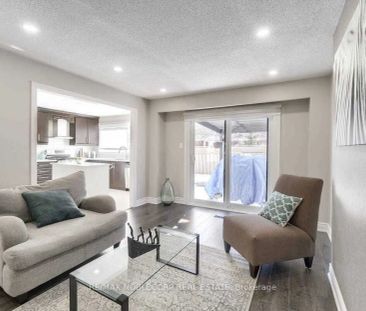 17 Mikado Crescent #Upper Level - Photo 4