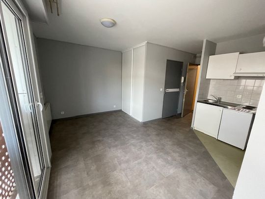 Location Appartement 1 pièce 22m² DEVILLE LES ROUEN 76250 - Photo 1