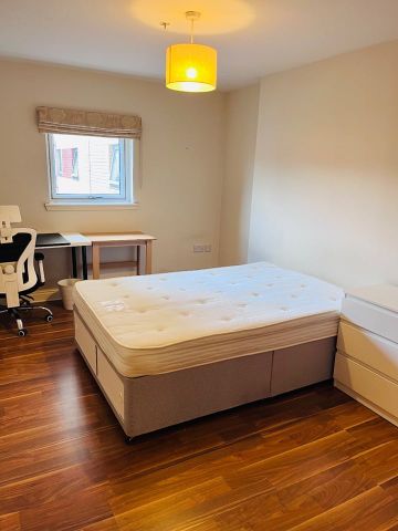 2 Bed Flat, Victoria Road, G42 - Photo 2