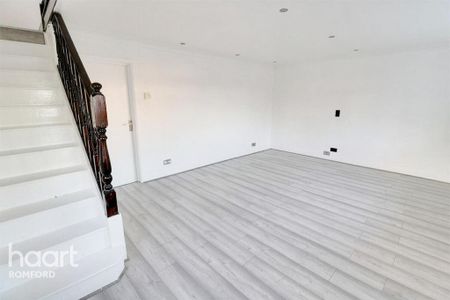 3 bedroom end of terrace house to rent - Photo 3