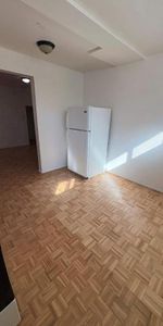 1 CH - 1 SDB - Montréal - $1,195 /mo - Photo 3