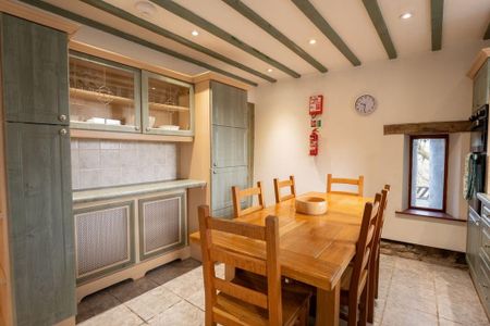 3 bedroom semi-detached house to rent - Photo 5