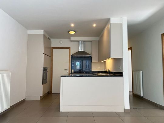 Instapklaar centraal gelegen appartement met 2 slaapkamers te Diksmuide - Photo 1