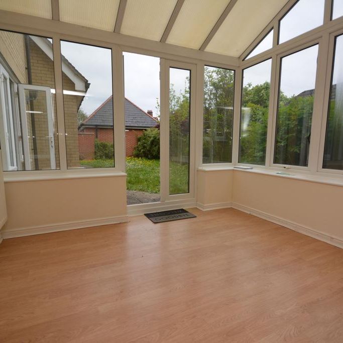 4 bedroom detached house to rent - Photo 1