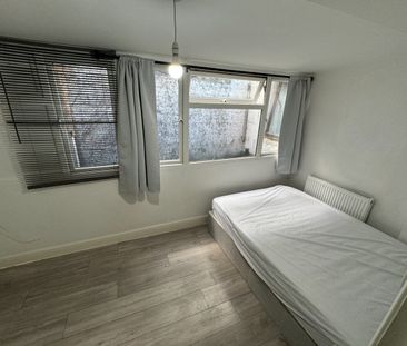 2 Bed Flat, Montpelier Road, BN1 - Photo 1