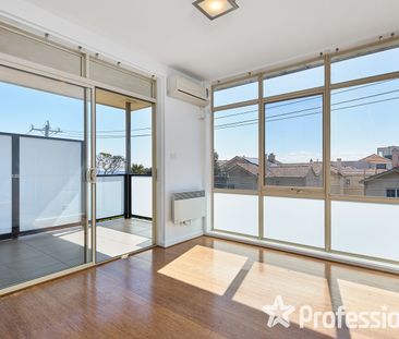 9/11 Bluff Avenue, Elwood VIC 3184 - Apartment For Rent | Domain - Photo 1