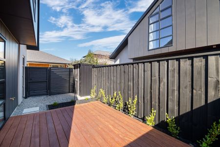 Modern Comfort Meets Easy Living in Riccarton - Photo 3