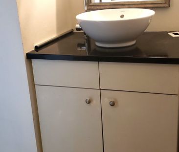 $3,300 / 2br – 989ft2 – Located in the heart of the West End Downto... - Photo 6
