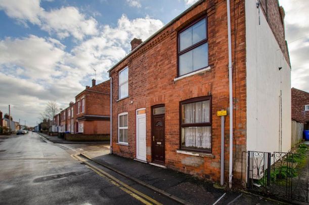 2 bedroom semi-detached house to rent - Photo 1