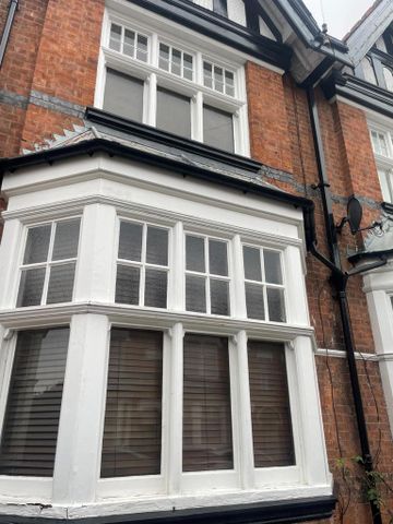 1 bedroom in a house share to rent - Photo 2