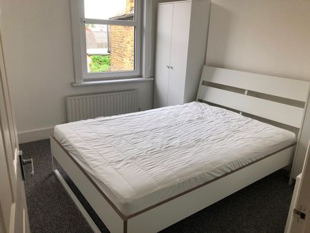 1 Bed Flat, Creed Passage, SE10 - Photo 5