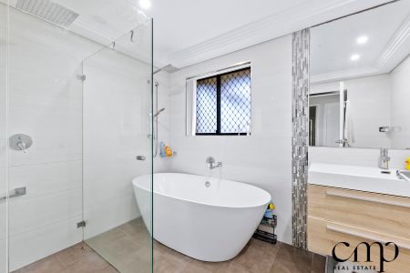 10 Caliban Place, Rosemeadow NSW 2560 - House For Rent | Domain - Photo 4