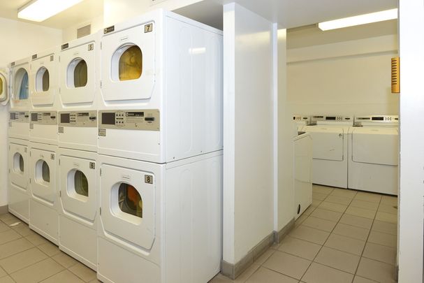 798 Richmond Street West - Photo 1