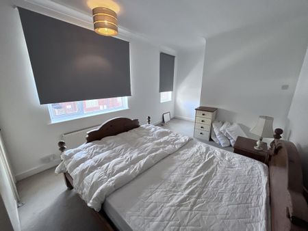 2 bedroom end of terrace house to rent - Photo 3