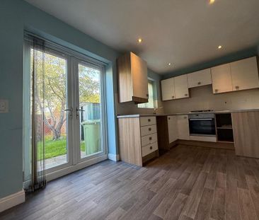 3 bedroom end of terrace house to rent - Photo 5