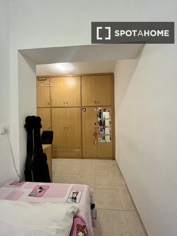 barcelona, Catalonia 08028 - Photo 3