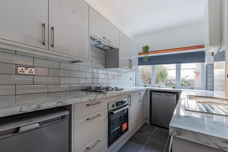 2 bedroom semi-detached house to rent - Photo 5