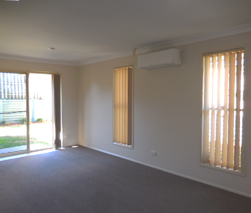 24 Dauphin Crescent, Merrimac QLD 4226 - House For Rent | Domain - Photo 2