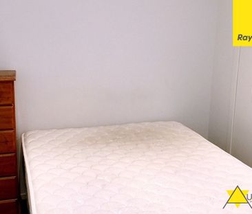 Absolutely perfect mid-town location + water included in rent - Photo 3