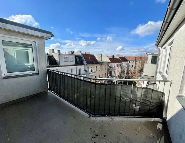 hoch hinaus - 76m&sup2; Dachgeschosswohnung mit Balkon! - Photo 1