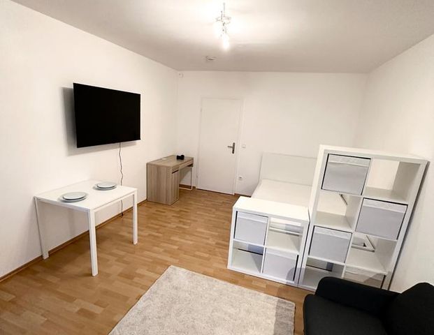 Helle möblierte Einzimmerwohnung (Perfekt für Pendler) - Photo 1