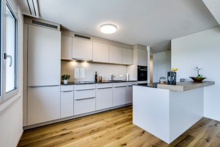 Generous, modern home! - Photo 3