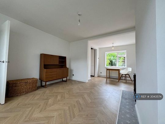 3 bedroom terraced house to rent - Photo 1