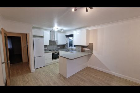 2 Bed Flat, Lundy Lane, RG30 - Photo 3
