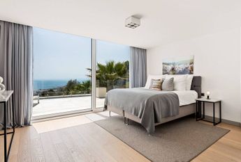 Luxury Villa for rent in Marbella Del Este, Andalusia