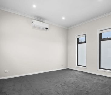 2/12 Stradbroke Crescent, Mulgrave - Photo 5