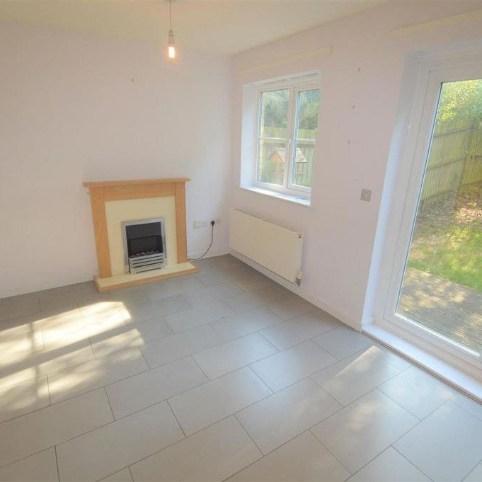 4 bedroom semi-detached house to rent - Photo 1