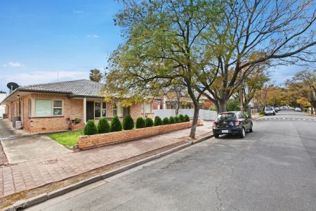 One bedroom home unit in premium locale - Photo 3
