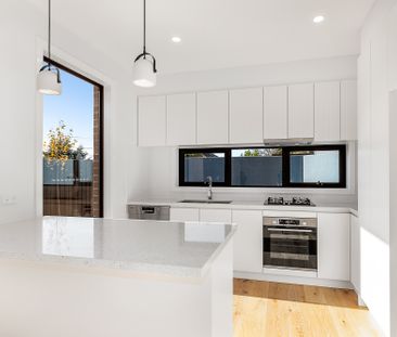 19 Cecil Street, Bentleigh East VIC 3165 - Townhouse For Rent | Domain - Photo 1