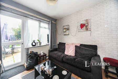 1 bedroom room to rent Binder Close - Photo 3