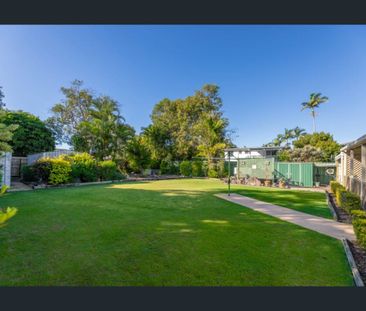 Spacious 3-Bedroom Family Home in Quiet Cal-De-Sac - Photo 3