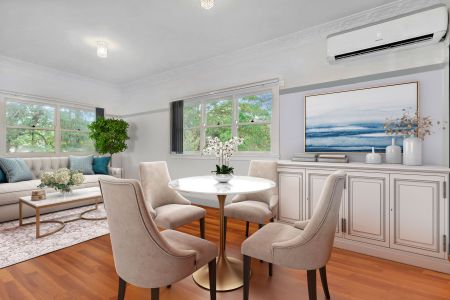 LARGE FAMILY HOME WITH IMMACULATE & SPACIOUS INTERIORS! - Photo 4