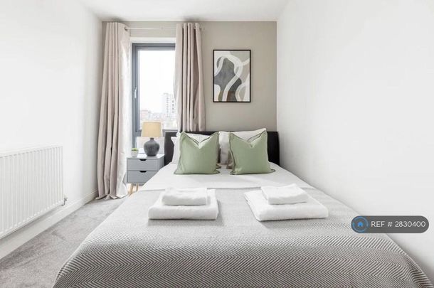 2 bedroom flat to rent - Photo 1